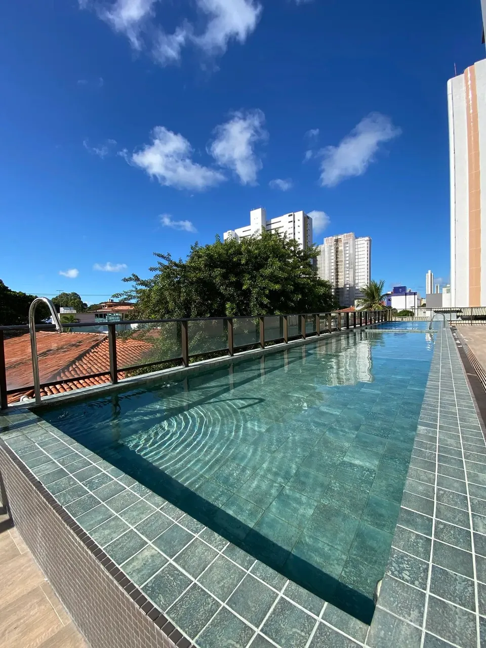 Alugo apartamento em Tambuzinho com área se lazer completa próximo a avenida Epitácio Pess