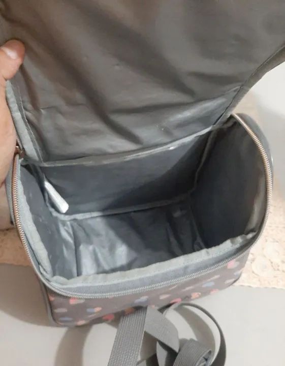 Bolsa termica Cinza com Estampa de Corações - Foto 2