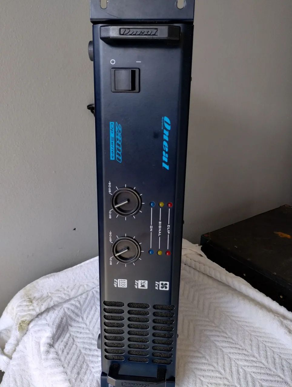 Amplificador onel modelo 2300