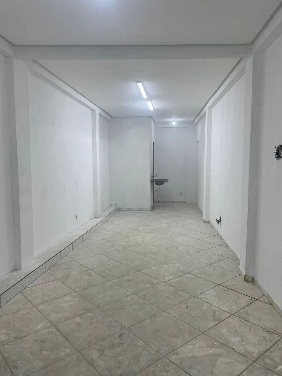 Loja comercial reformada- OPORTUNIDADE DE OURO