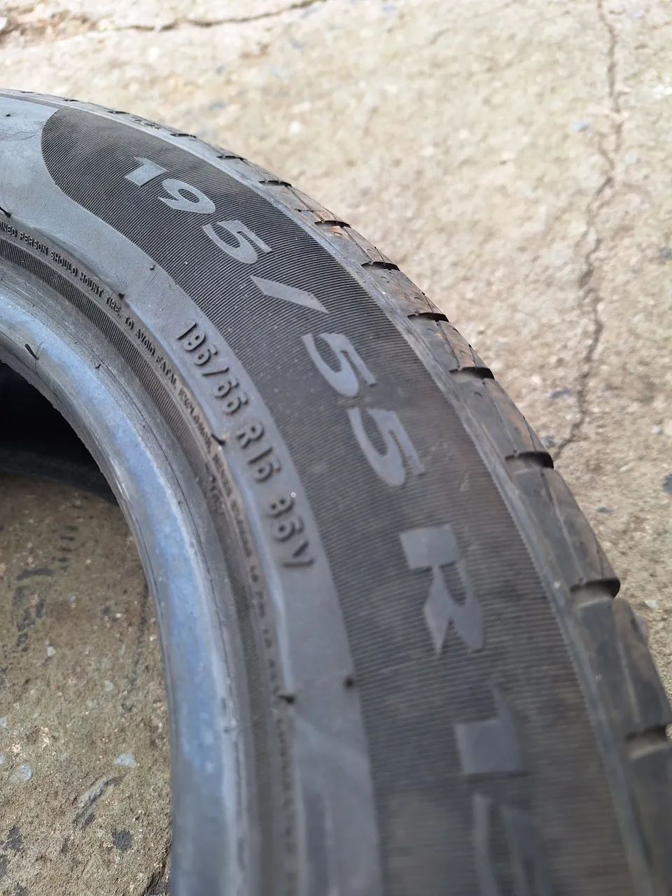 Pneu 195 55 15 Pirelli P1 (meia-vida) - Foto 3