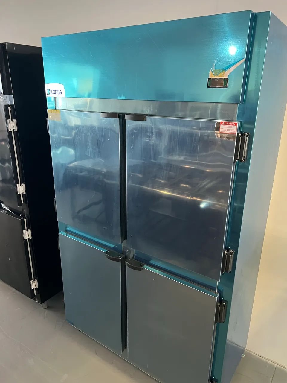 Geladeira comercial 4 portas inox 760 litros resfriados nova 