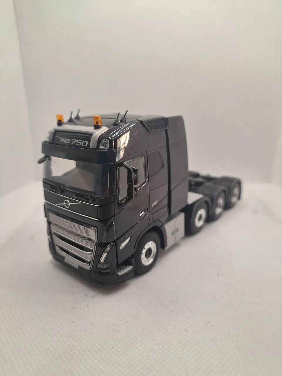 WSI VOLVO FH16 10×4 NOOTTEBOOM 1／50 WSI VOLVO FH16 10×4