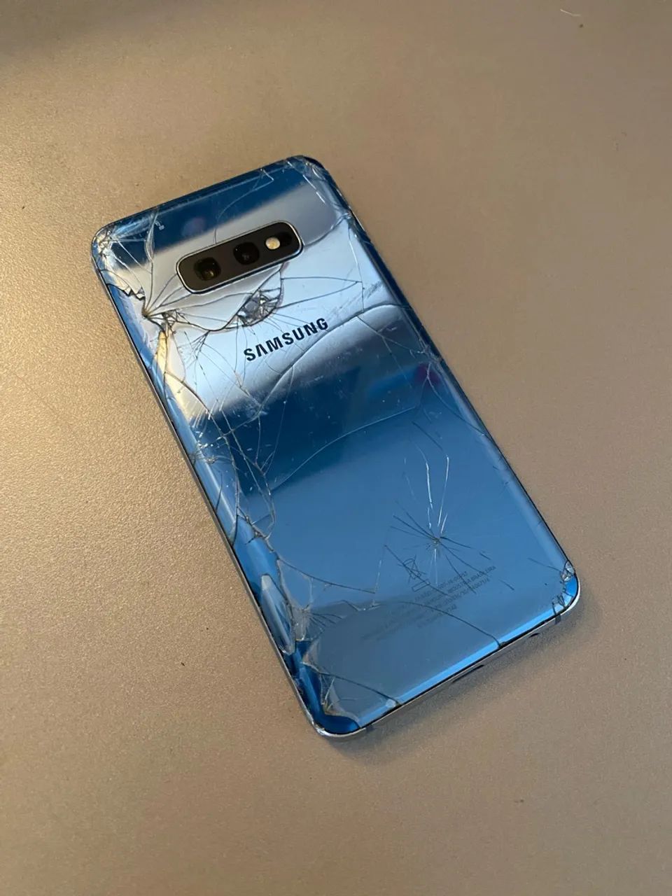 Samsung Galaxy S10e Dual SIM - Funcionando 100% (traseira quebrada) - Foto 5