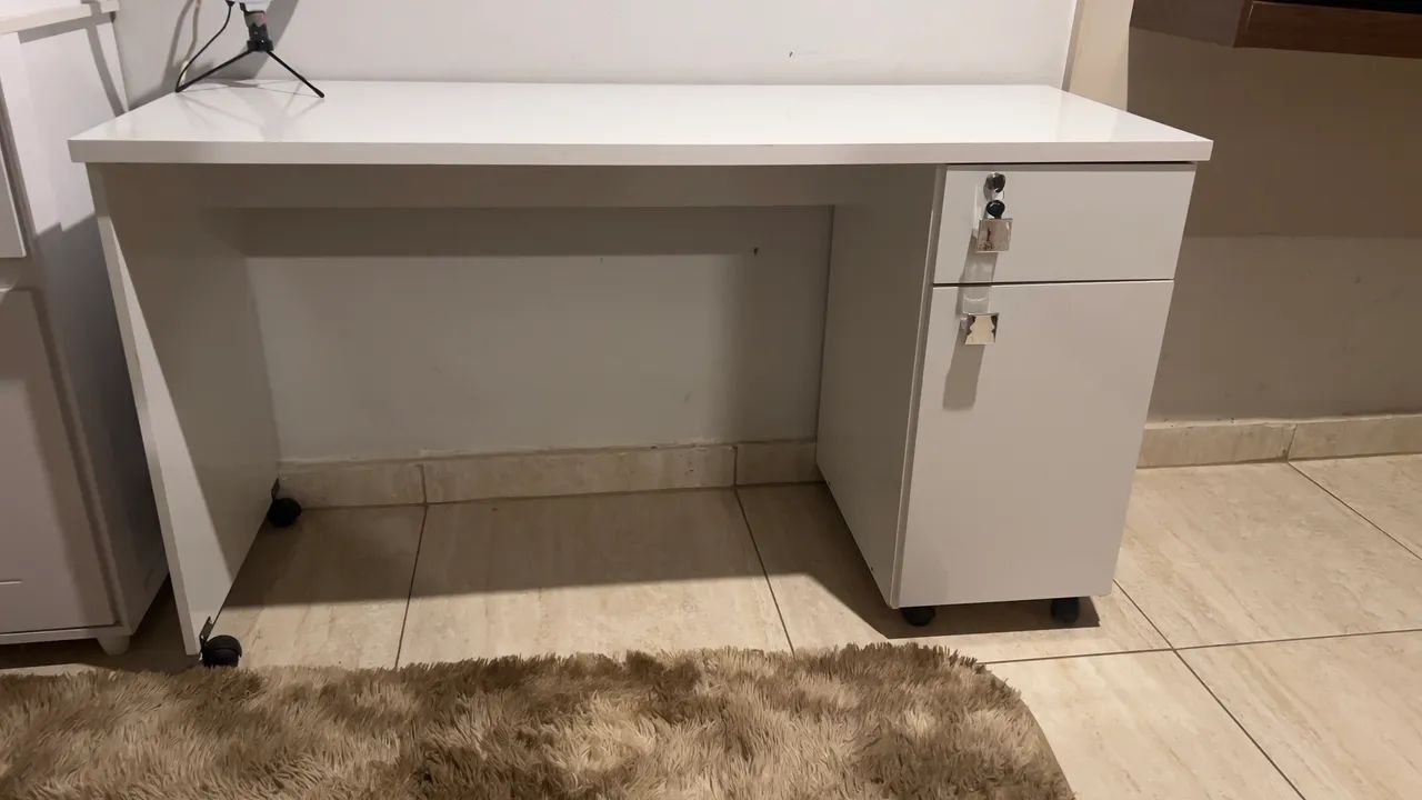 Mesa de computador 447449711804436480