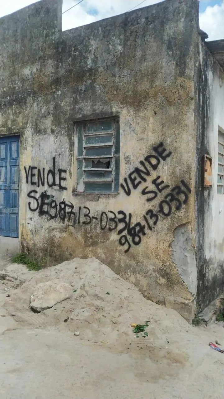 Terreno 120m² com Construção - Ótimo p/ Investimento ou Reforma 