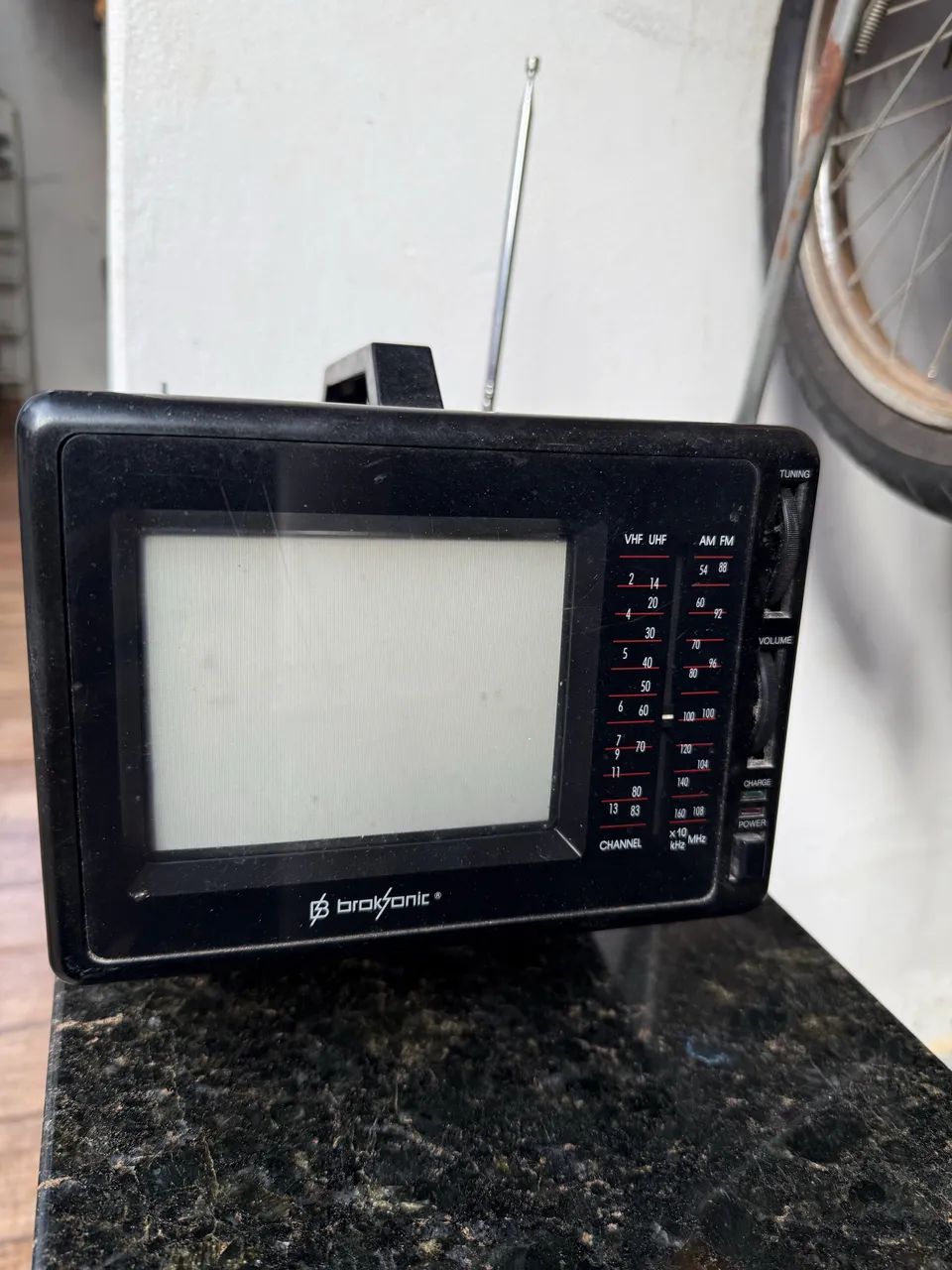 Mini tv antiga usada broksonic 