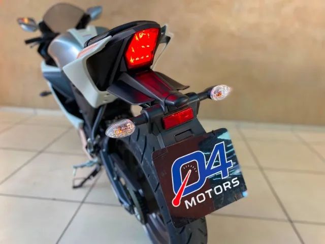 YAMAHA YZF R15 - Foto 3