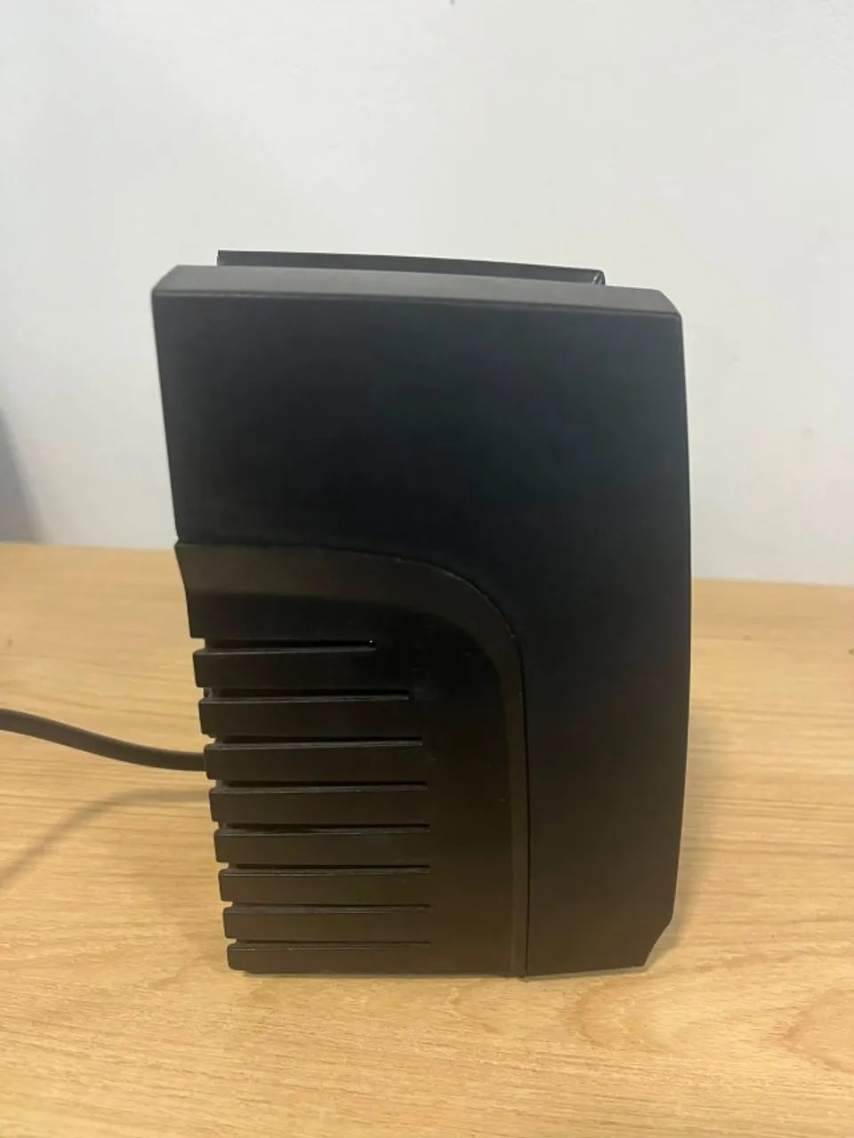 Estabilizador Powers 300 Bivolt (300VA) - Foto 2