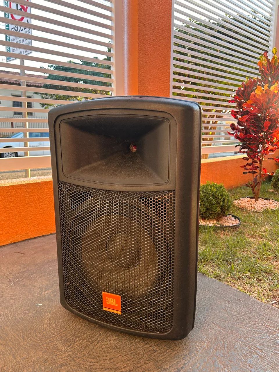 caixa jbl 