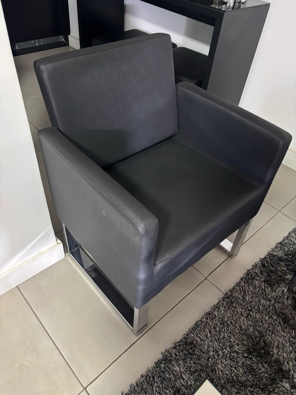 Cadeiras com pés em inox