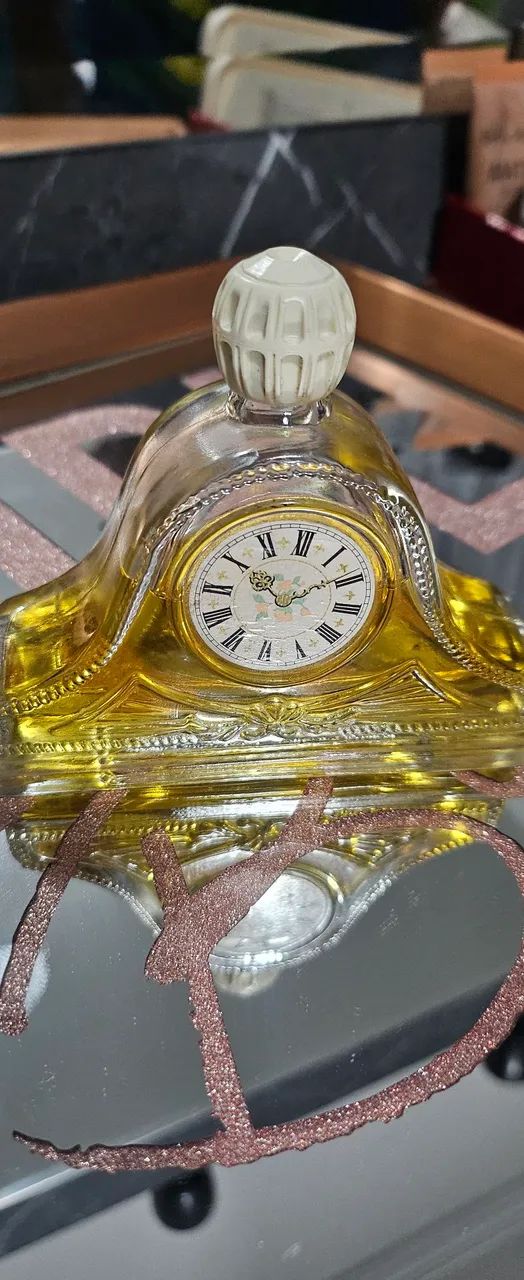 Perfume vintage com 56 anos