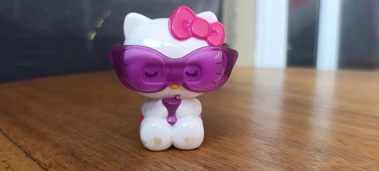 BONECA HELLO KIT PROMOCIONAL LACTA 2003 RARIDADE. MUDA OS OLHOS AO LEVANTA OS ÓCULOS.
