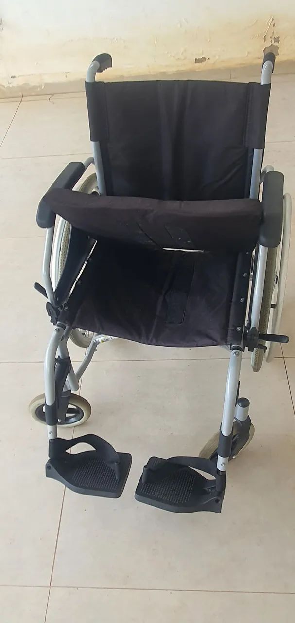 Cadeira de rodas - Foto 4