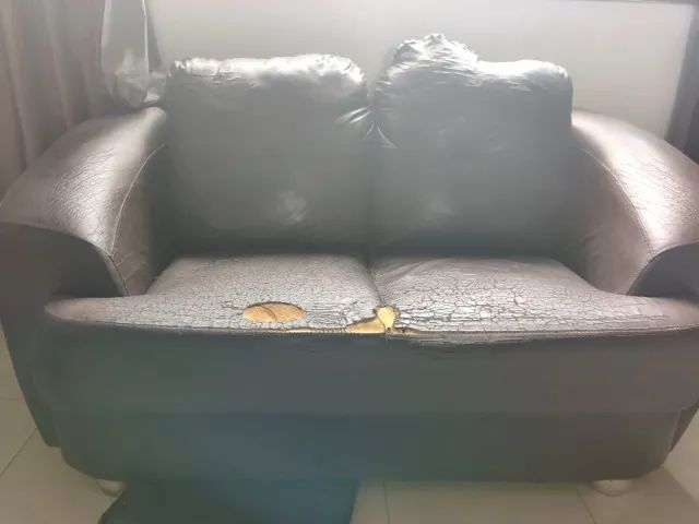 Sofá de 3 e 2 lugares (couro artificial) - Foto 2