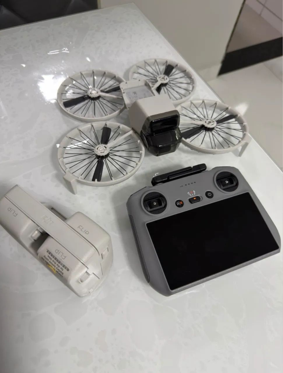 DJI Flip - controle tela e 3 baterias