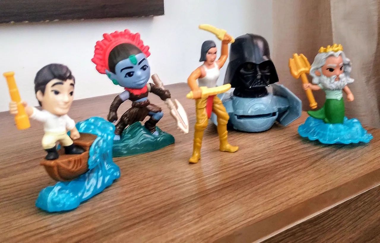 Lote 5 bonecos Disney coleções McDonald's - Foto 2
