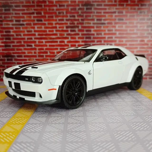 Doge Challenger SRT Hellcat Metal Escala 1:22 - Foto 2