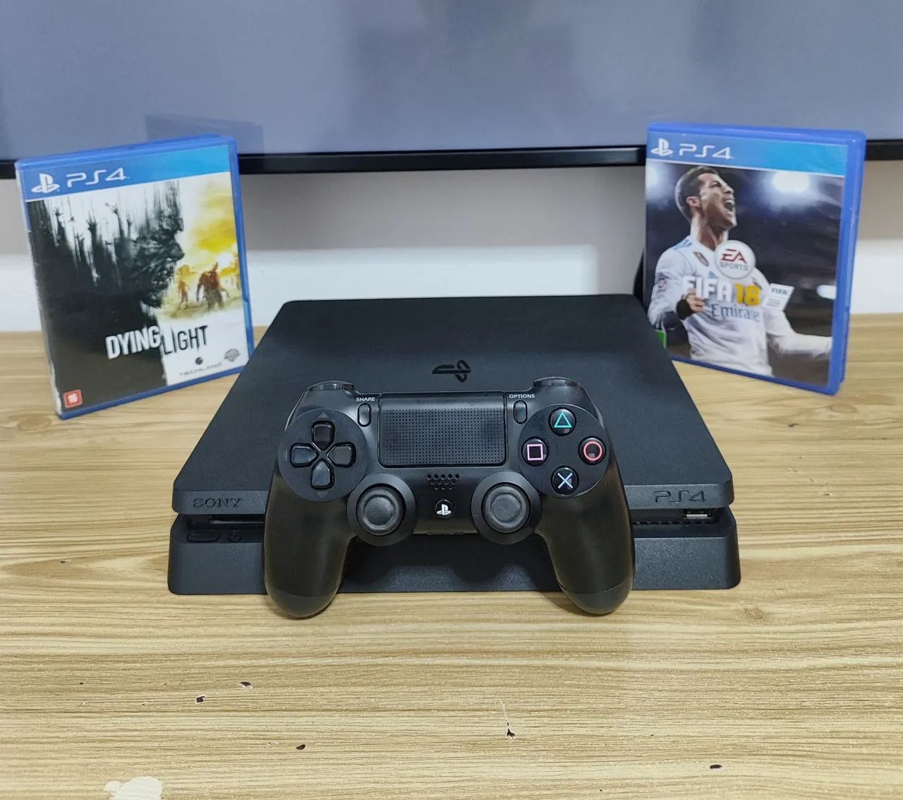 PS4 Slim 500gb + 2 jogos 