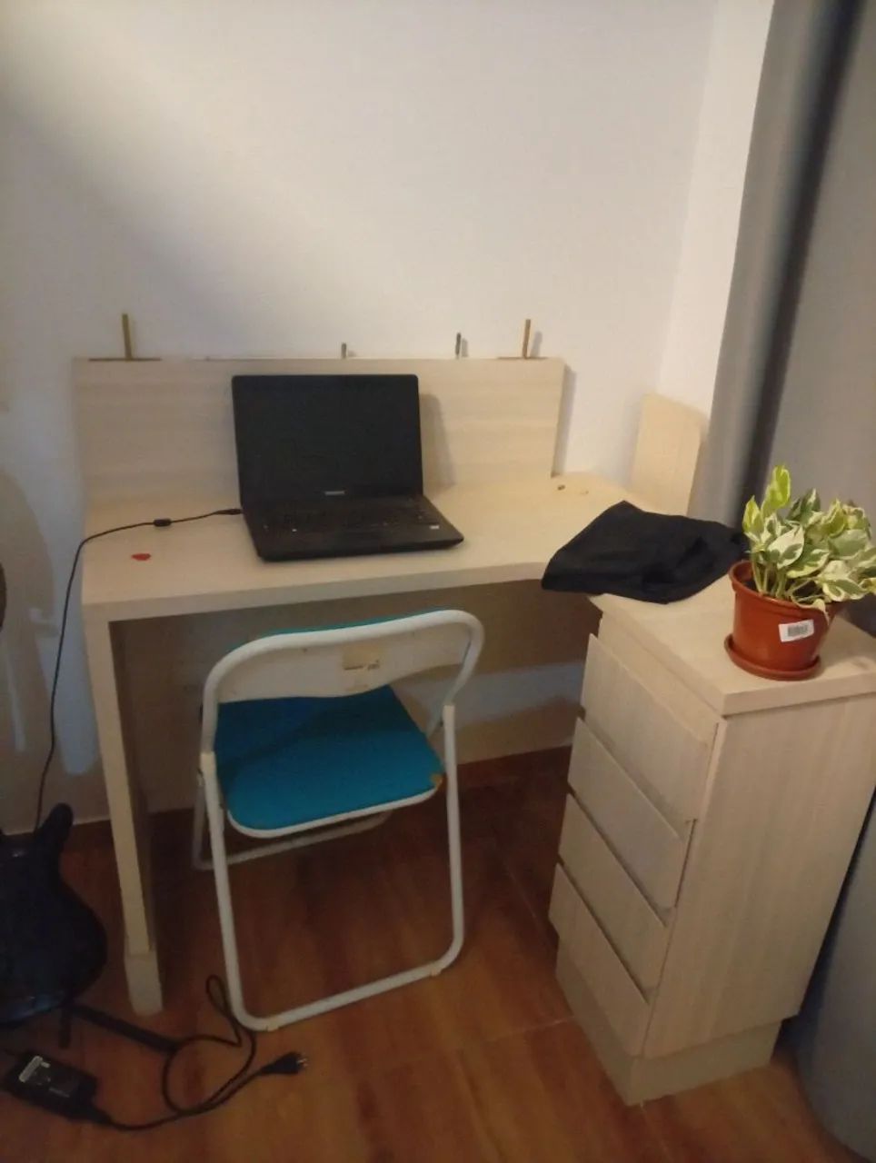 Rack, painel e mesa de escritório com prateleiras planejados - Foto 2