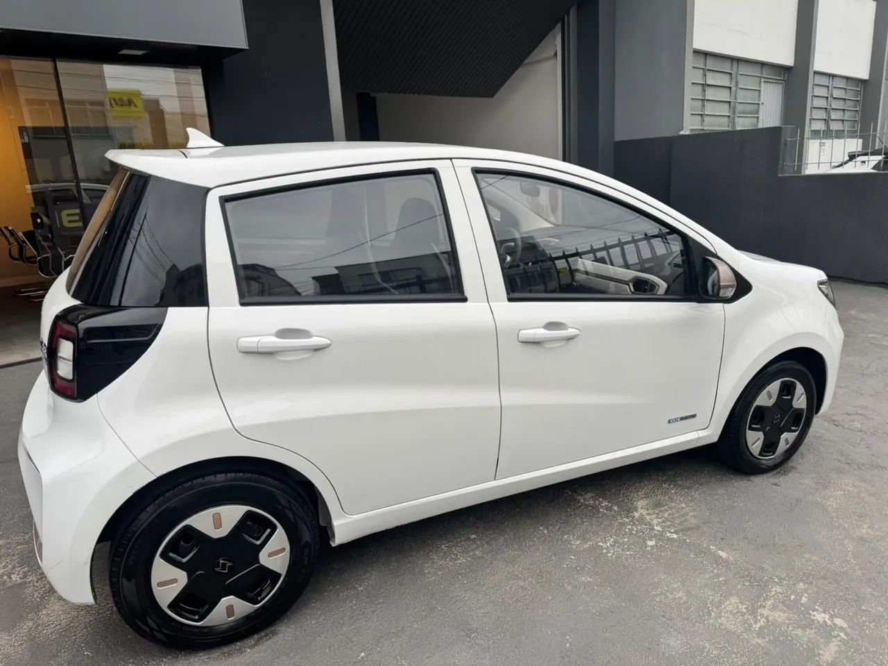 Locação / Aluguel JAC  Js1 ELÉTRICO 