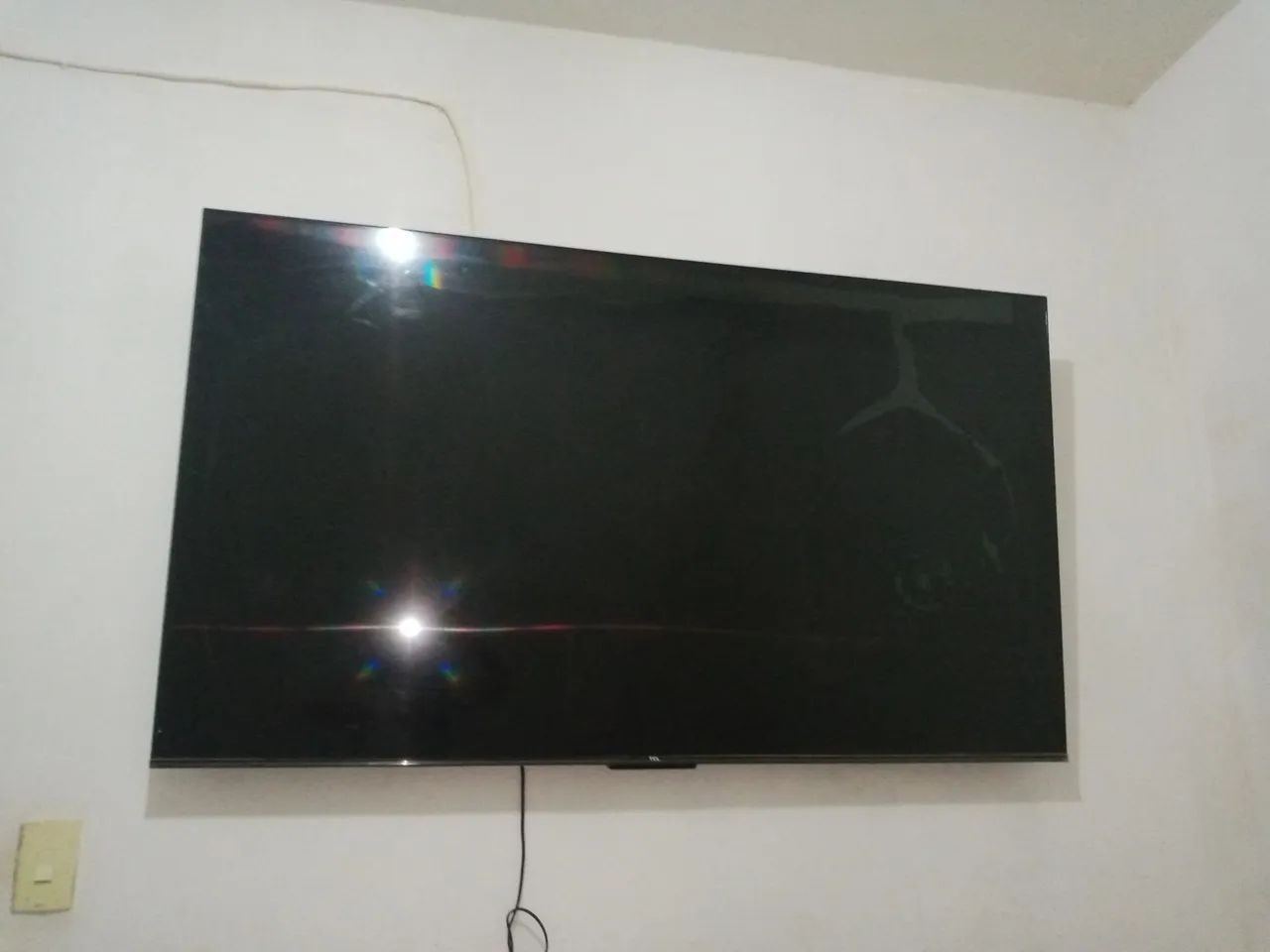 Tv 65 polegadas trincada tv porém o áudio funciona 