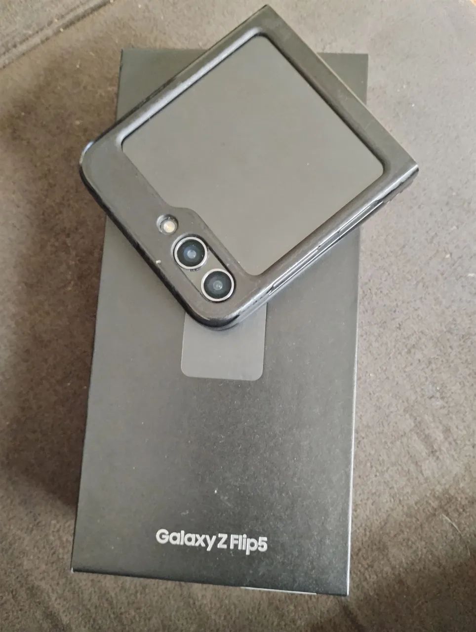 Zflip 5  tela com linhas verticais  - Foto 4