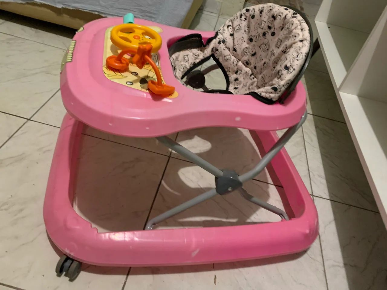 ANDADOR DE BEBÊ SUPER CONSERVADO - Foto 4