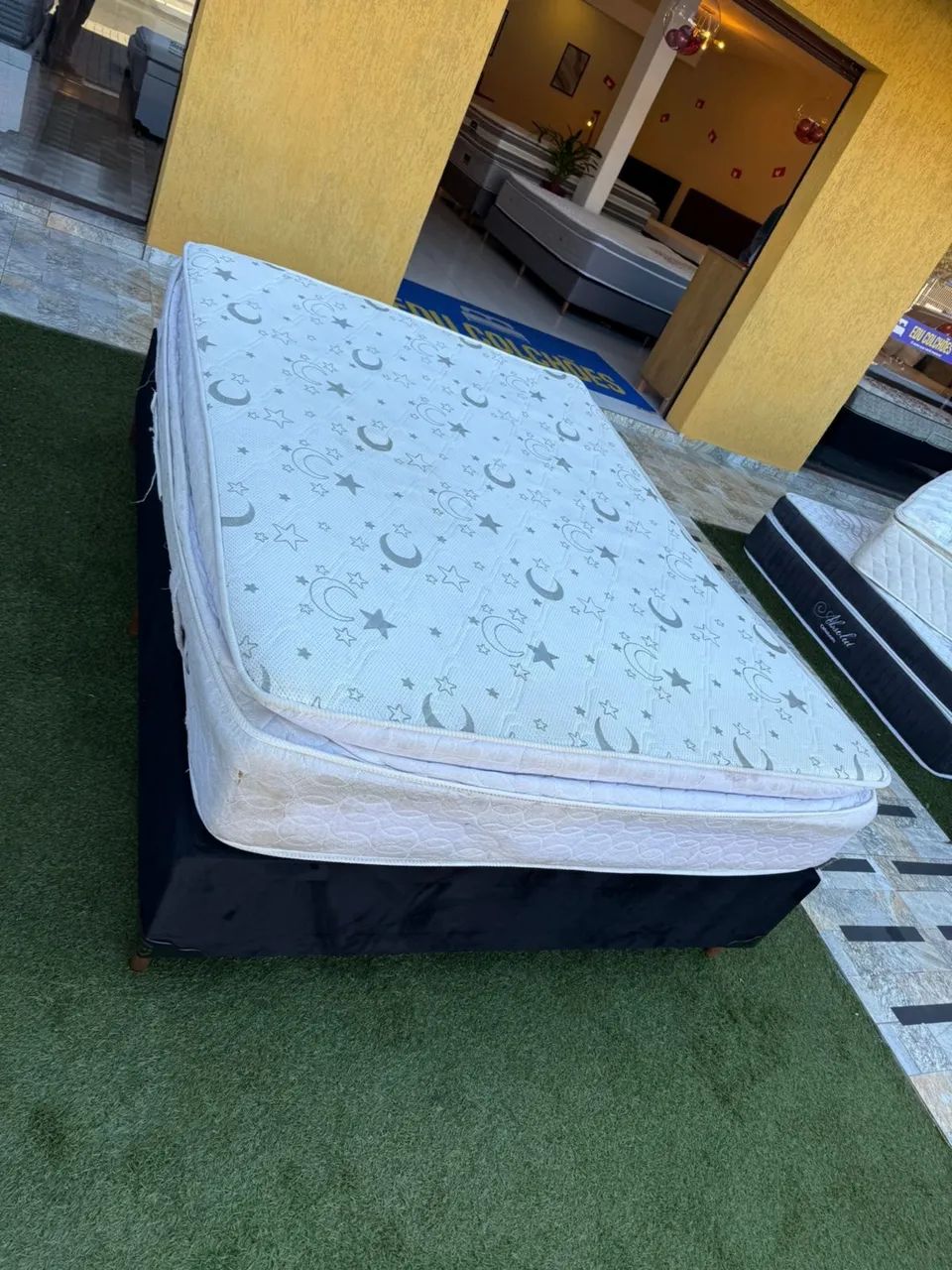 Cama de Casal USADA BASE + COLCHÃO - entrego!  - Foto 2