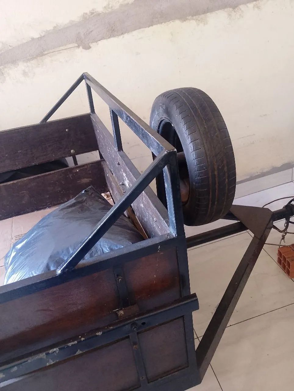 Carretinha reboque para transportar cargas - Foto 3