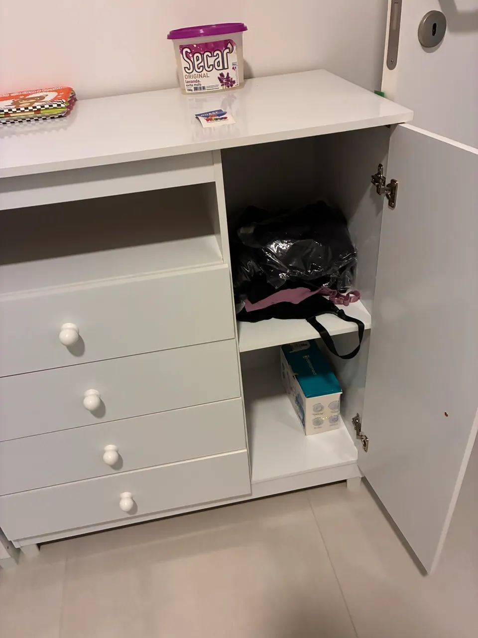 Guarda roupa e cômoda 