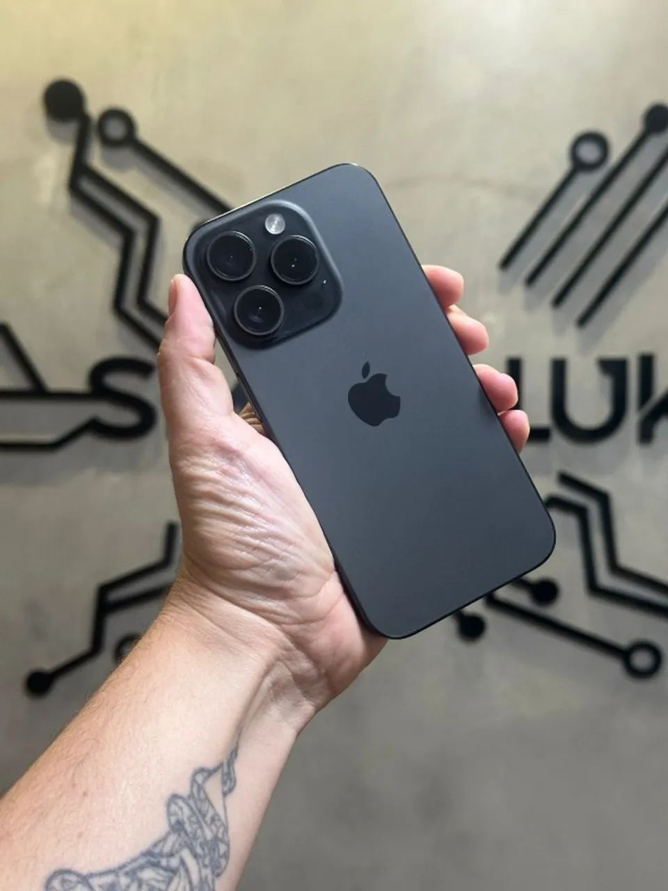 iPhone15Pro 256GBブラック bat100% 超美品 残債なし iPhone 15 Pro Black 256GB (Nota e 3 meses de garantia) - Celulares