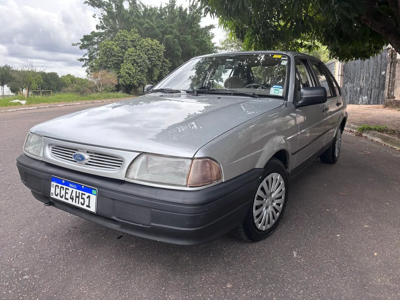 Ford Versailles 1995