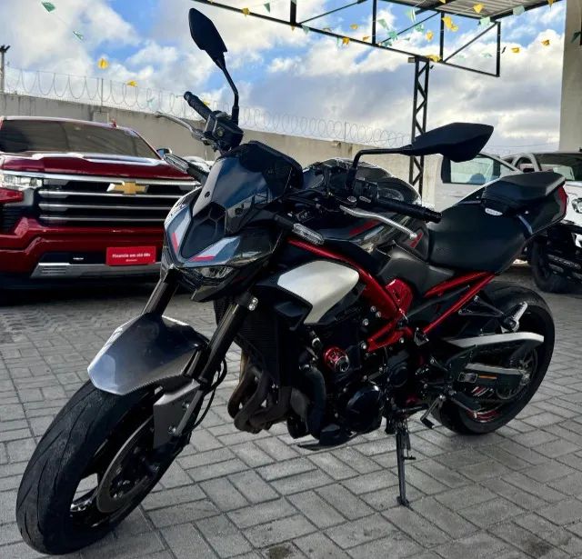 KAVAZAKI Z900 2026