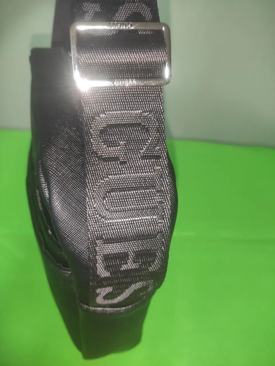 Bolsa Transversal Guess - Foto 4