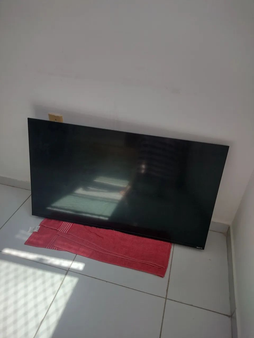 vendo televisão TLC Roku, 43 polegadas