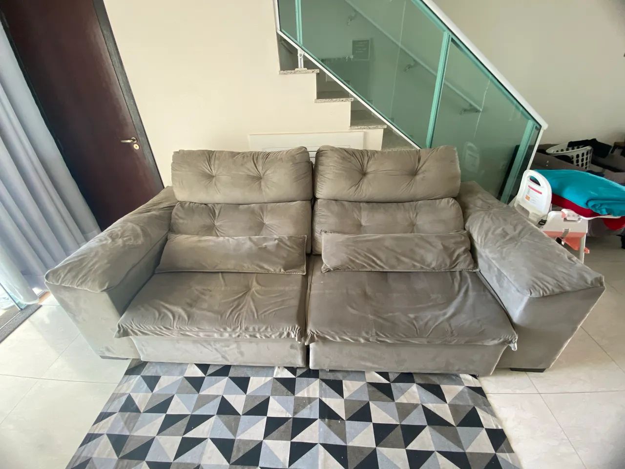 Sofá retrátil e reclinável cinza  - Foto 3
