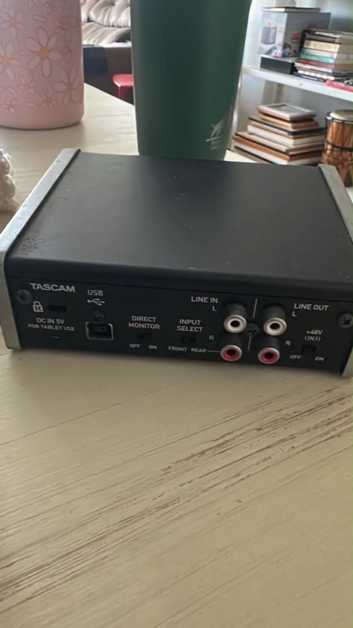 Placa de áudio tascam 