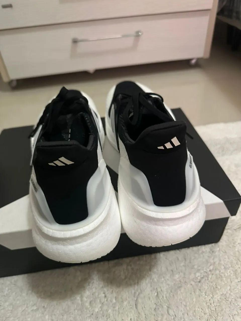 Adidas Ultra Boost 5 - Foto 2