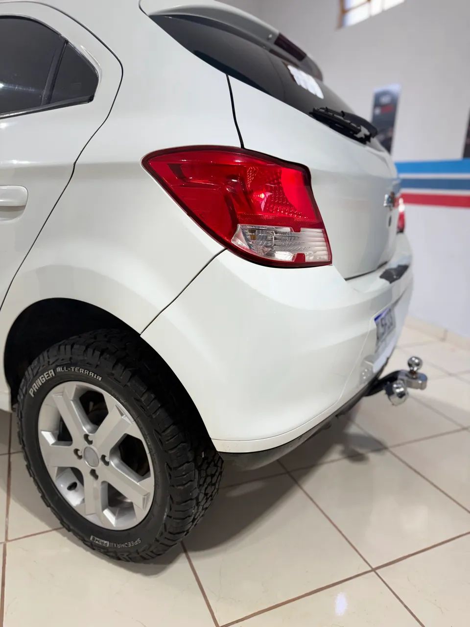 Chevrolet Onix Hatch LT 1.0 8V Flex Power Mec. 4P 2014 - Foto 5