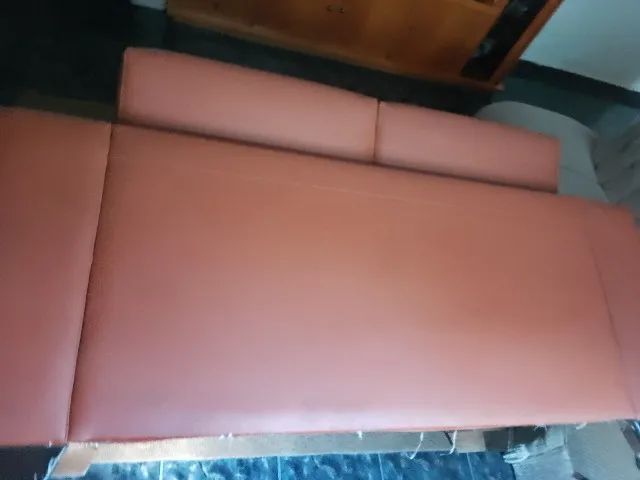 SOFA DE COURO MARROM 2 LUGARES - Foto 2