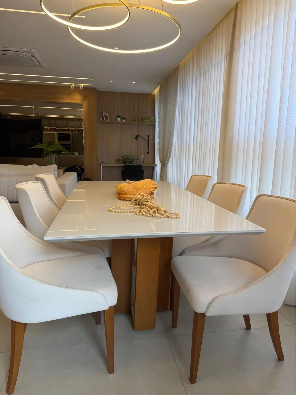 Jogo de Mesa e cadeiras de Jantar Sofisticada e Atemporal  - Foto 3