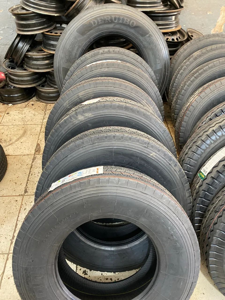 235/75-17.5.   Ovation.  - Foto 2
