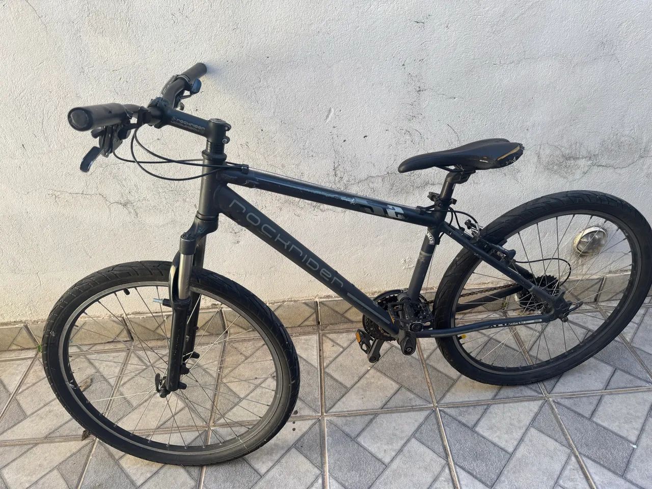 Bicicleta semi nova aro26