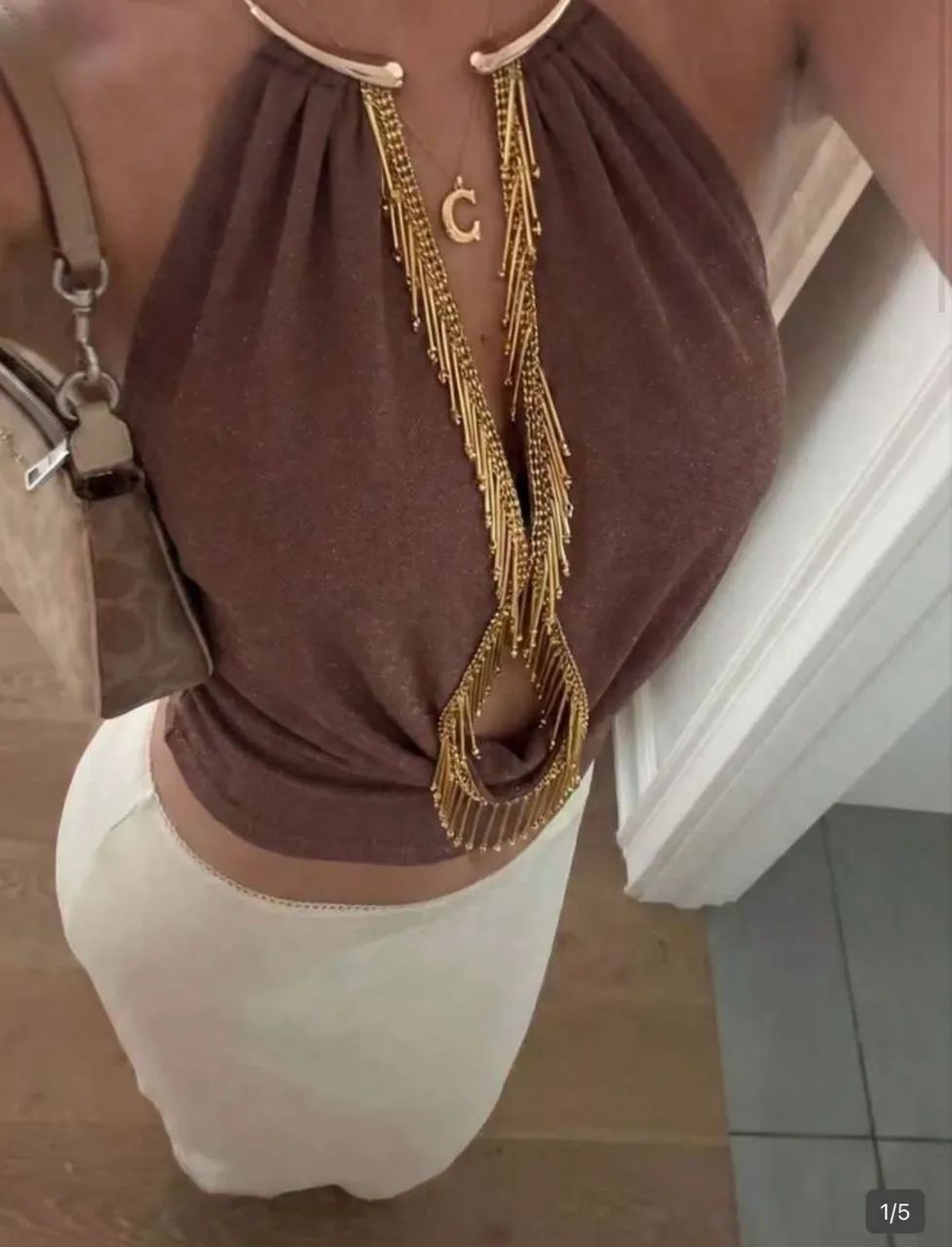 Cropped com bordados dourados