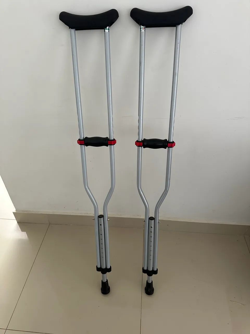 Muletas Semi-nova 