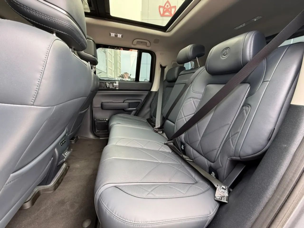 Denza B5 SUV híbrido plug-in, foto 10 de 12