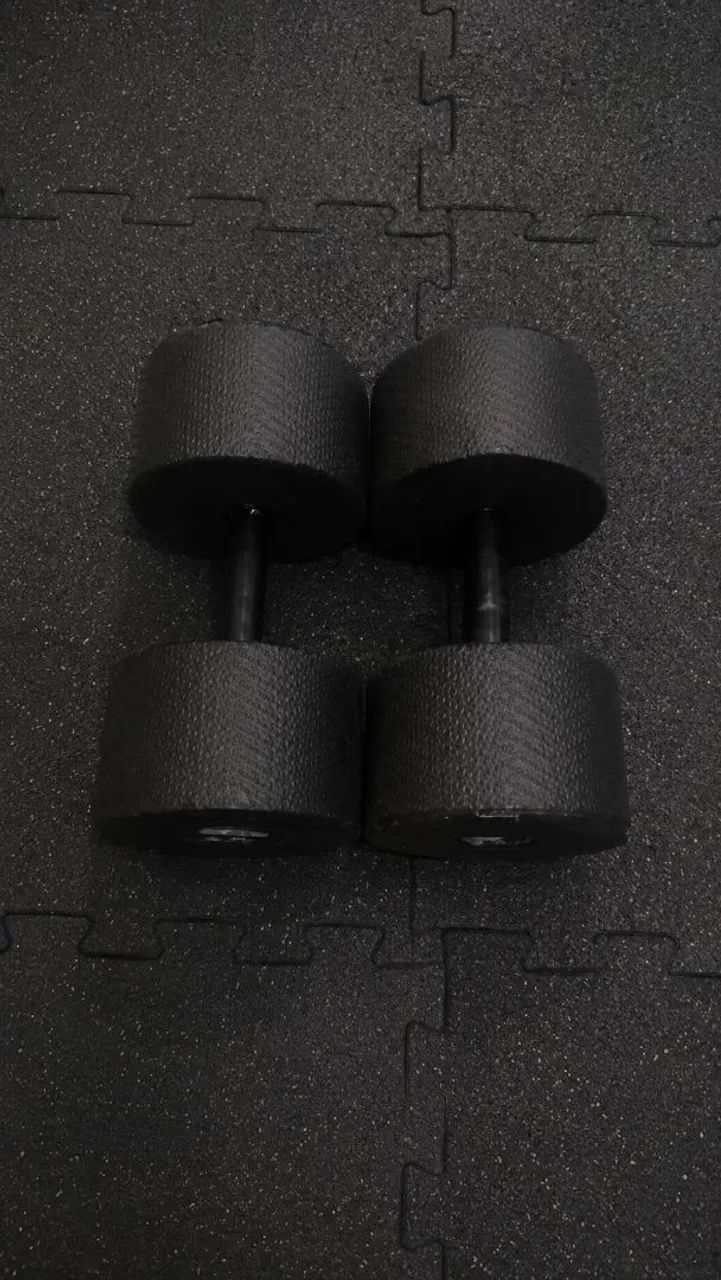 Dois halteres de 5kg  - Foto 3