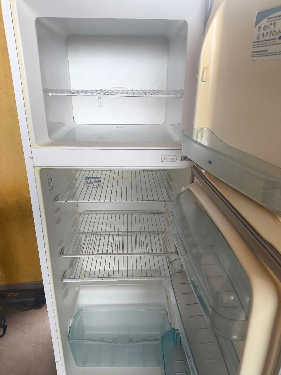Geladeira duplex Frost Free com defeito 