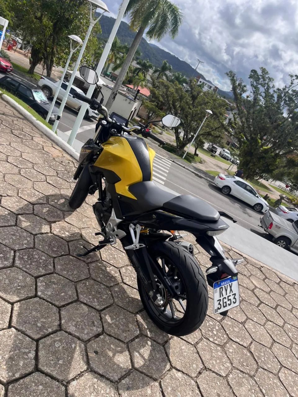 Moto de Garagem 